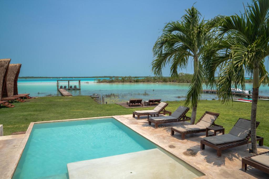 Bazén v ubytování Hotel CasaBakal - A pie de Laguna - Bacalar nebo v jeho okolí