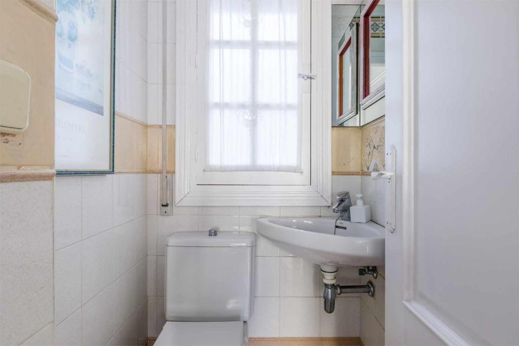 A bathroom at A&N Atico Downtown Torre del Mar