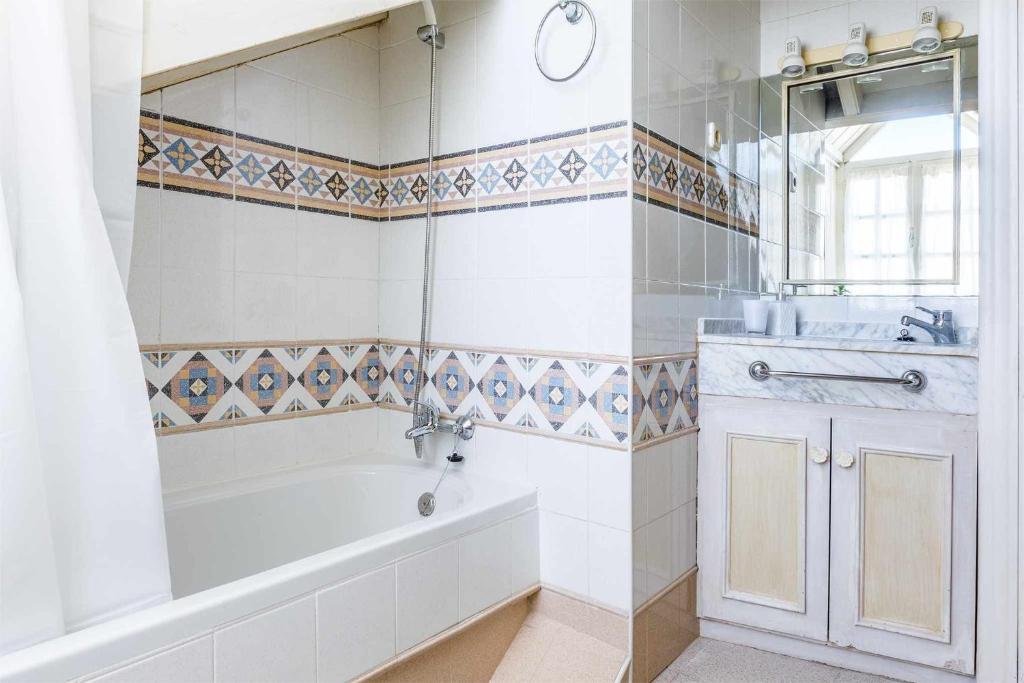 A bathroom at A&N Atico Downtown Torre del Mar