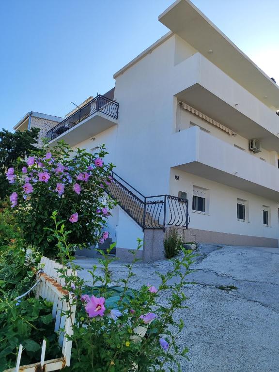 Budova, v ktorej sa apartmán nachádza
