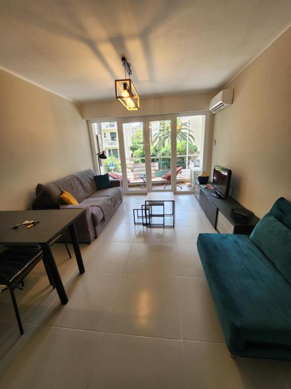 Setusvæði á studio meuble climatise centre ville vue mer
