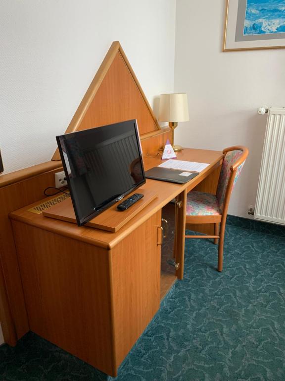 TV a/nebo společenská místnost v ubytování Hotel Garni Eschenbach