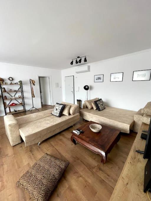 E Apartment, in Center, Cozy - Image 2