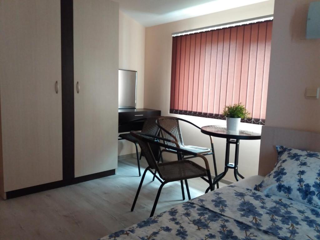Postel nebo postele na pokoji v ubytování Апартамент в комплекс Зора 9A