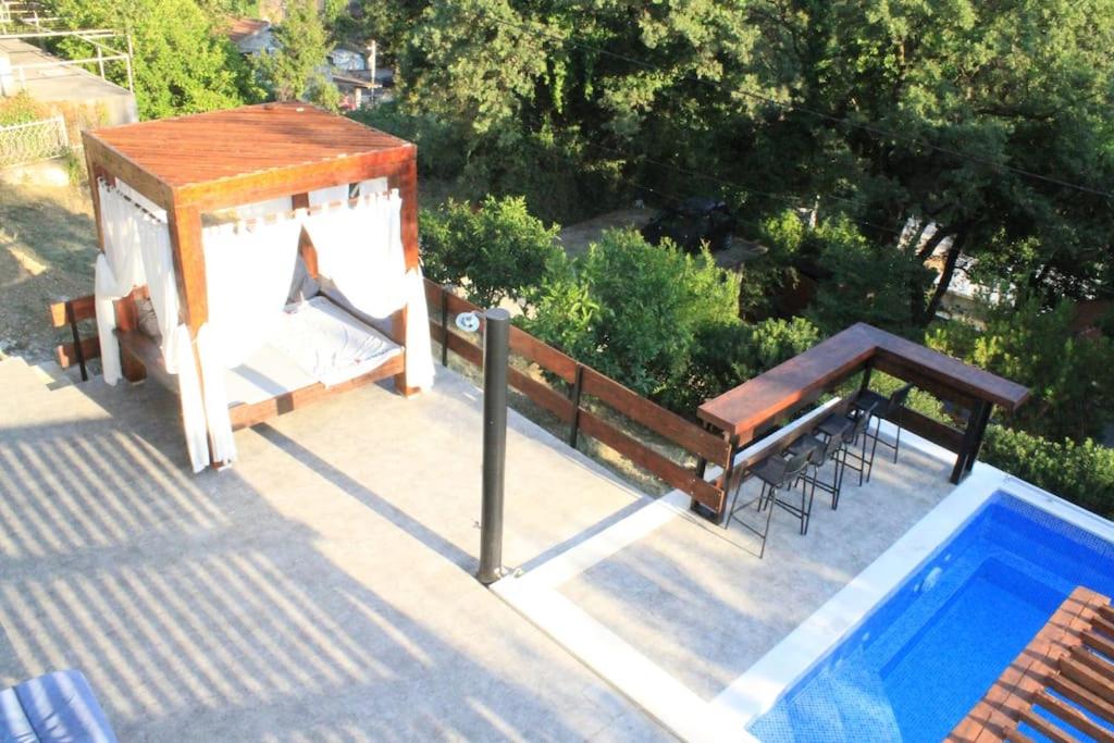 Bazén v ubytování Villa Hedonic nebo v jeho okolí