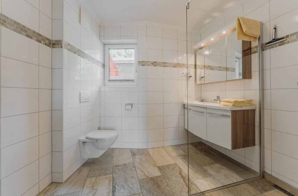 A bathroom at Apparthaus Taxegger