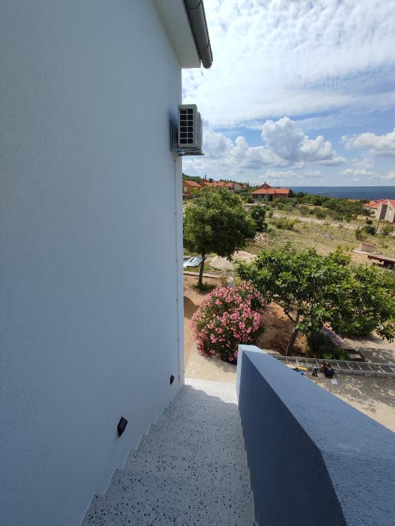 Balkón nebo terasa v ubytování Apartman Podine, Kruševo