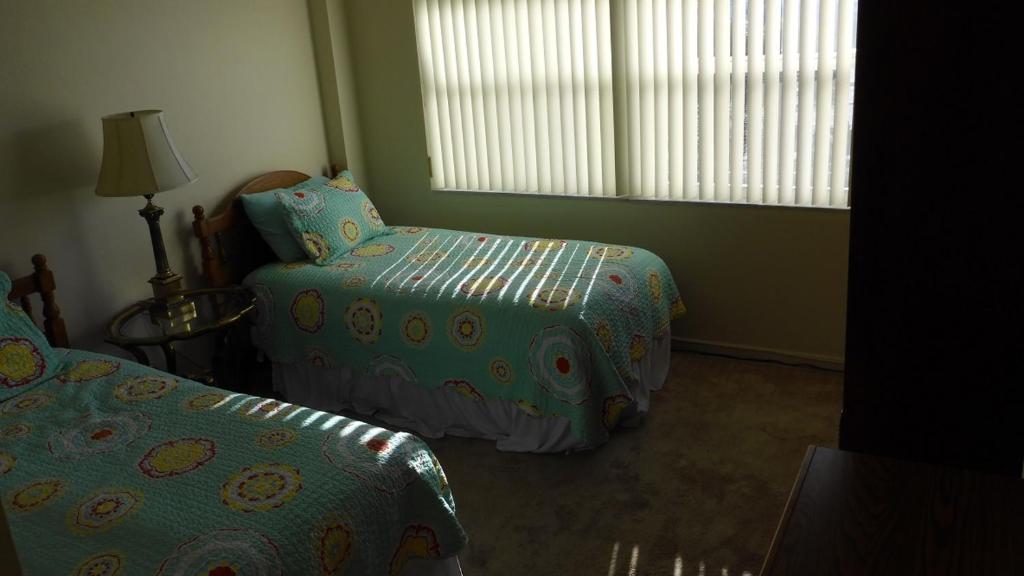 Sandpiper Towers, Satellite Beach Prezzi aggiornati per il 2023