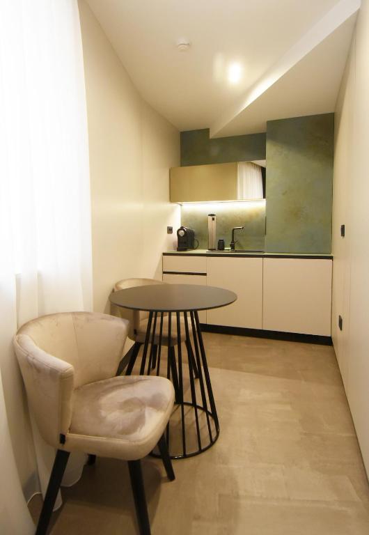 Grandeur Apartments - 7