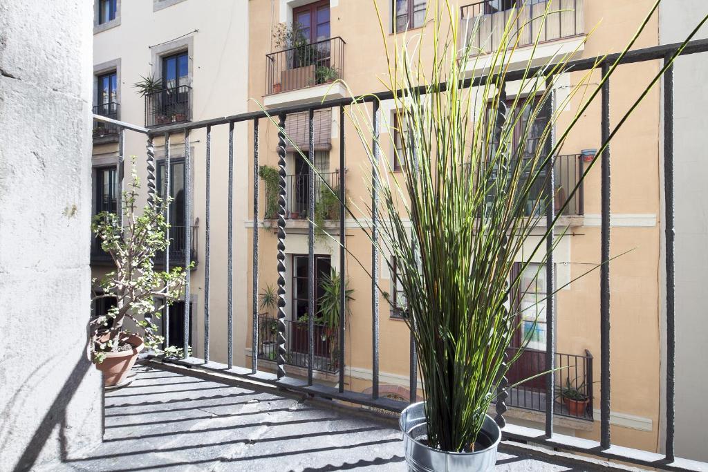 Inside Barcelona Apartments Esparteria - 12