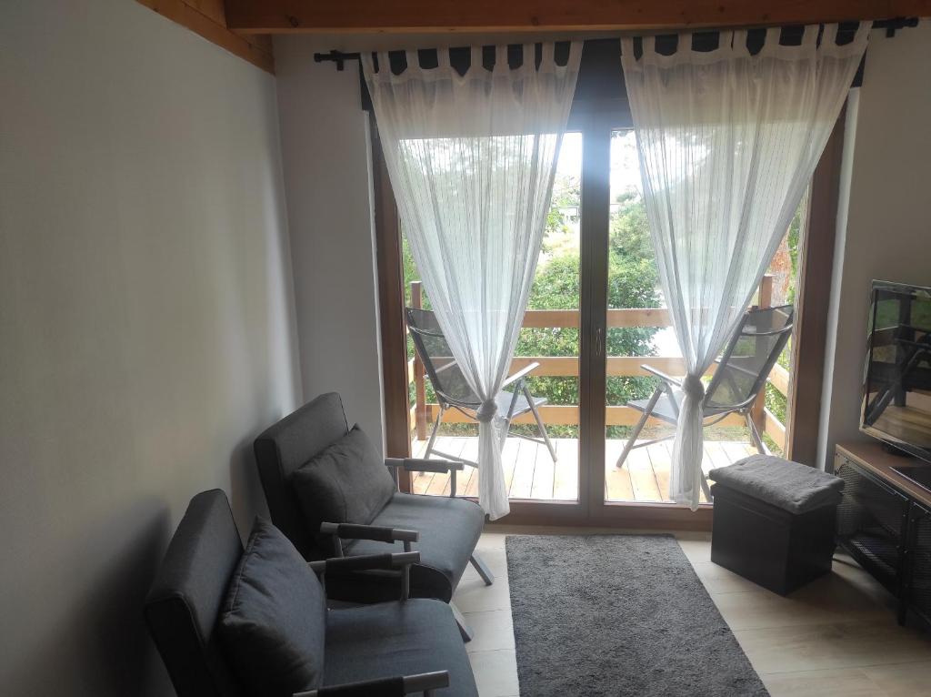 Posedenie v ubytovaní GÎTE D’EMMA
