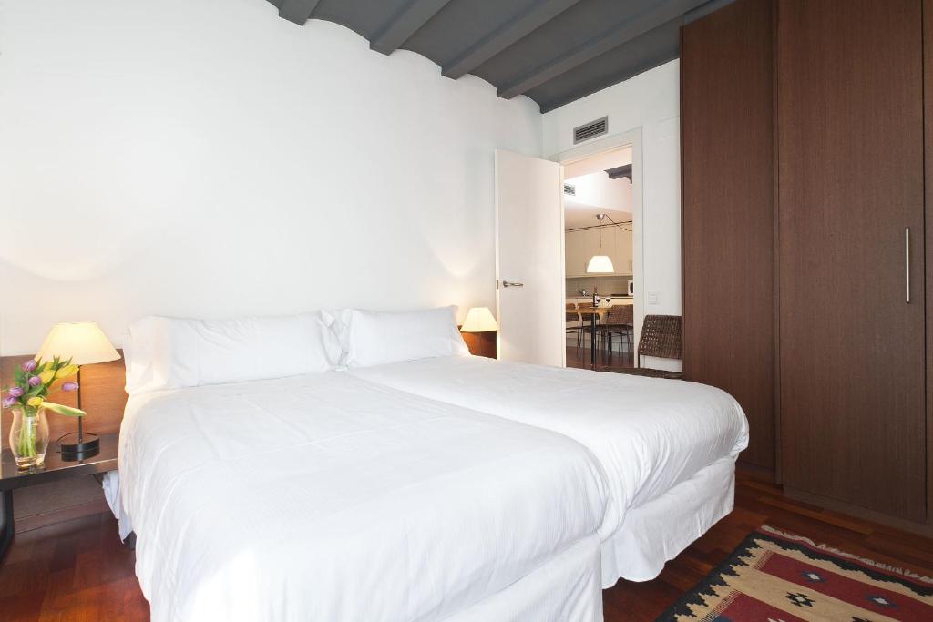 Inside Barcelona Apartments Esparteria - 7