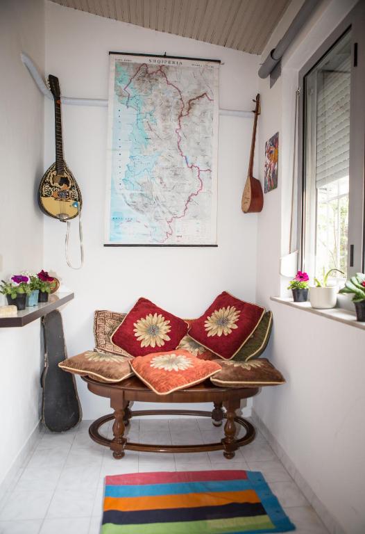 Posezení v ubytování B&B Artistic Tirana