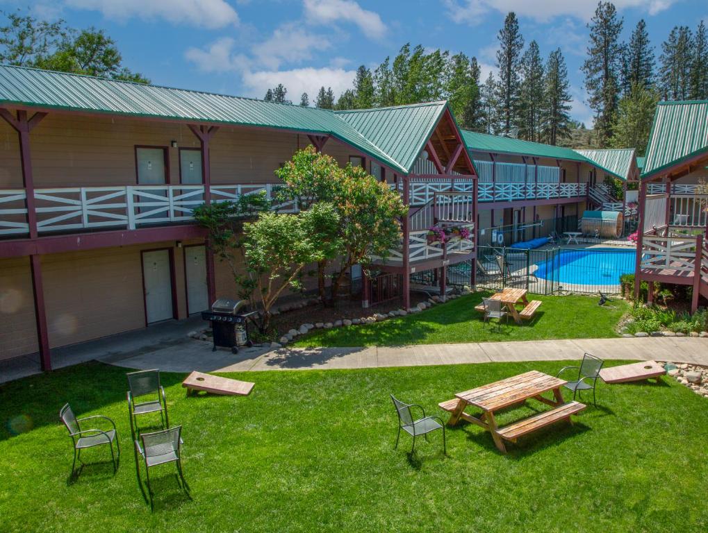 Bazén v ubytování AbbyCreek Inn nebo v jeho okolí