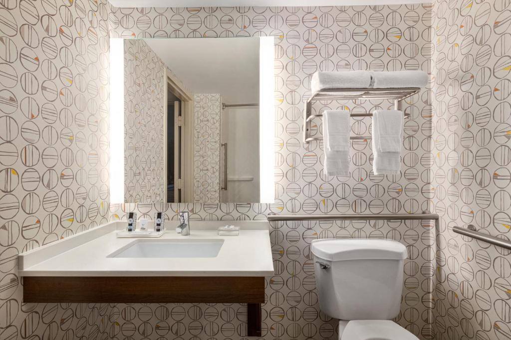 Holiday Inn Orlando International Airport, an IHG Hotel - 