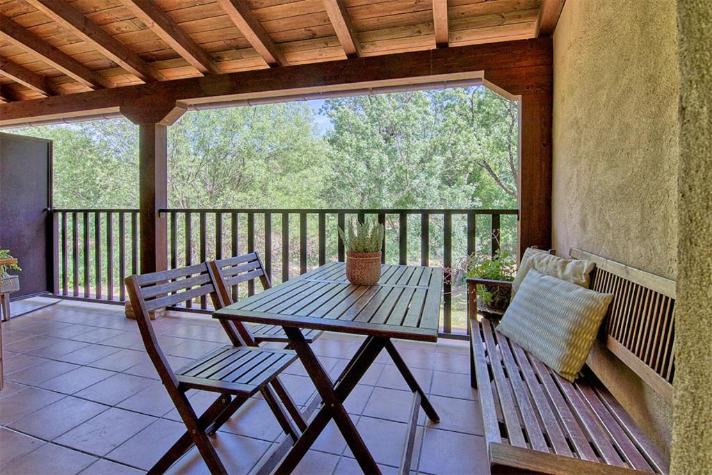 Balkon lub taras w obiekcie Apartamentos rurales Alameda del Jerte