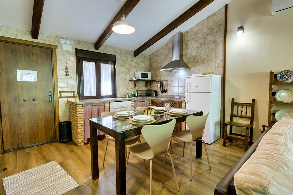 Kuchnia lub aneks kuchenny w obiekcie Apartamentos rurales Alameda del Jerte