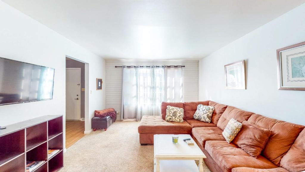 Dorchester Village, Bloomington (updated prices 2024)