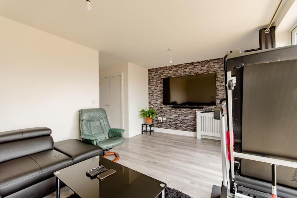 Fotografie z fotogalerie ubytování Private Double bedroom v destinaci Thringstone