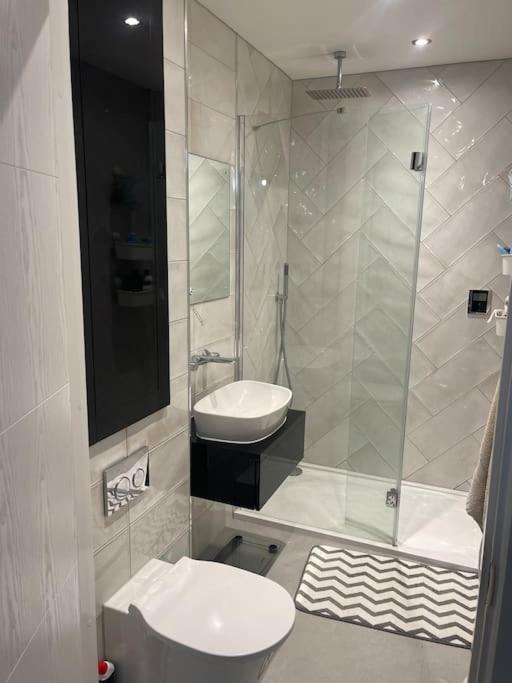 Fotografie z fotogalerie ubytování Private Double bedroom v destinaci Thringstone