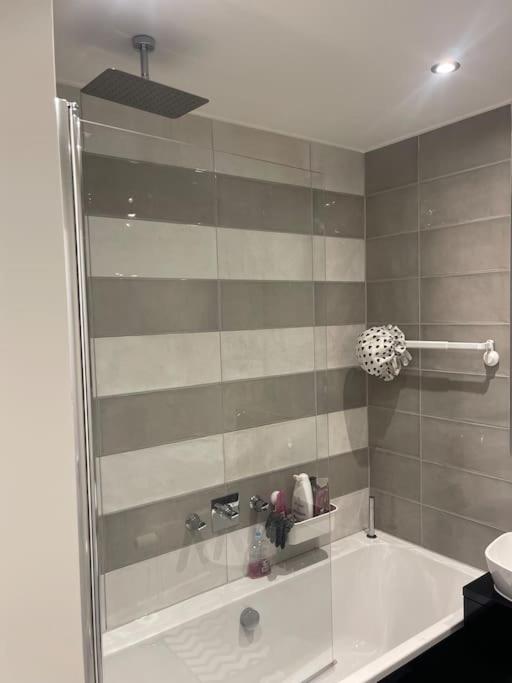 Fotografie z fotogalerie ubytování Private Double bedroom v destinaci Thringstone