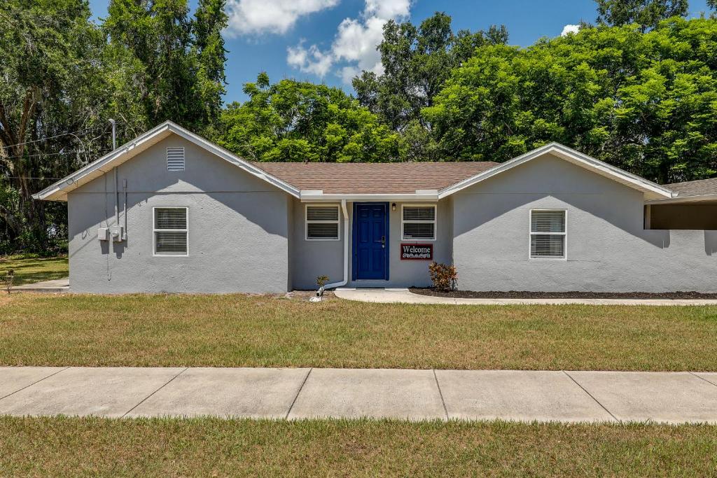 Winter Haven Vacation Rental with Patio and Gas Grill!, Winter Haven