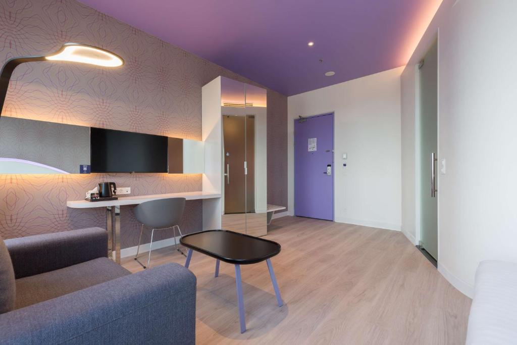 Un lugar para sentarse en Park Inn by Radisson Amsterdam City West