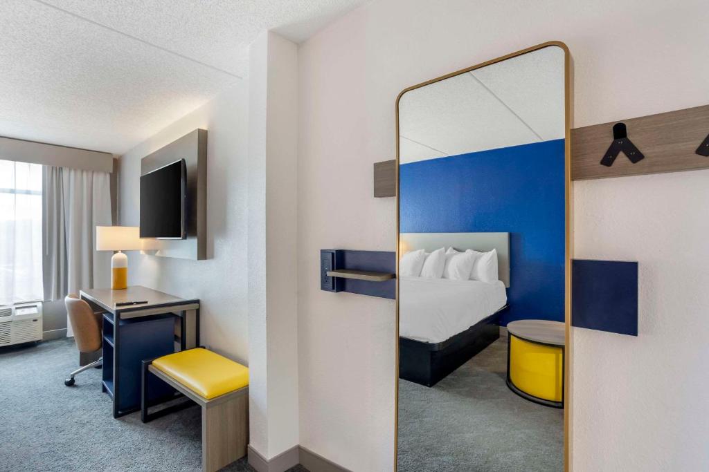 Postel nebo postele na pokoji v ubytování Comfort Inn & Suites Voorhees-Mt Laurel