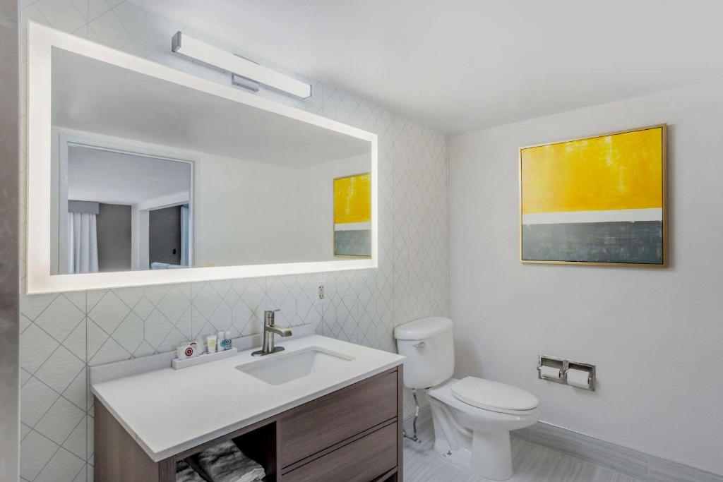 Koupelna v ubytování Comfort Inn & Suites Voorhees-Mt Laurel