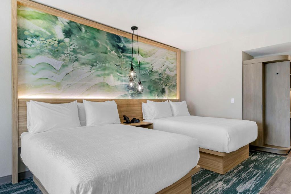 Best Western Plus Winter Haven Inn & Suites photo