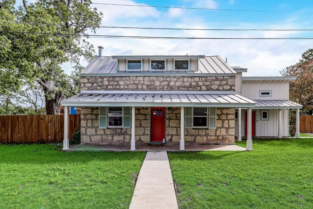 Το κτήριο όπου στεγάζεται  η παραθεριστική κατοικία