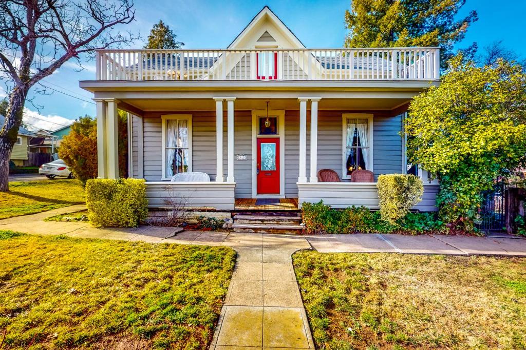 Το κτήριο όπου στεγάζεται  το ξενοδοχείο διαμερισμάτων