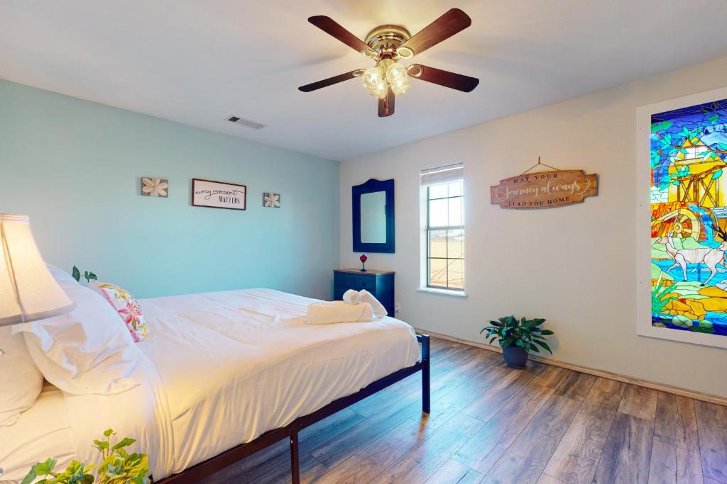 Fly Inn Cottage, Rhome Updated 2024 Prices