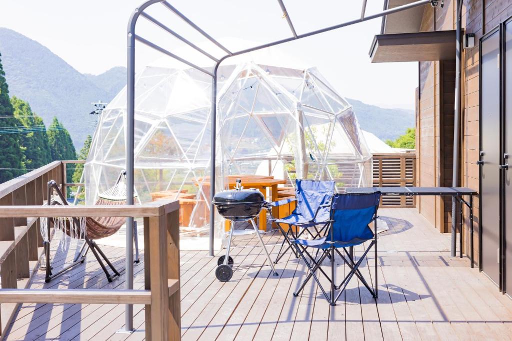 Nespecifikovaný výhled na hory nebo výhled na hory při pohledu z luxury tent