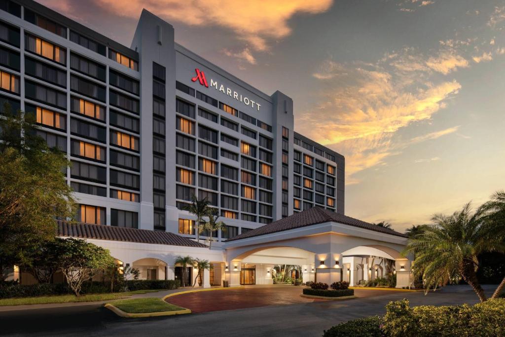 a rendering of the mgm hotel at dusk at Palm Beach Gardens Marriott in Palm Beach Gardens