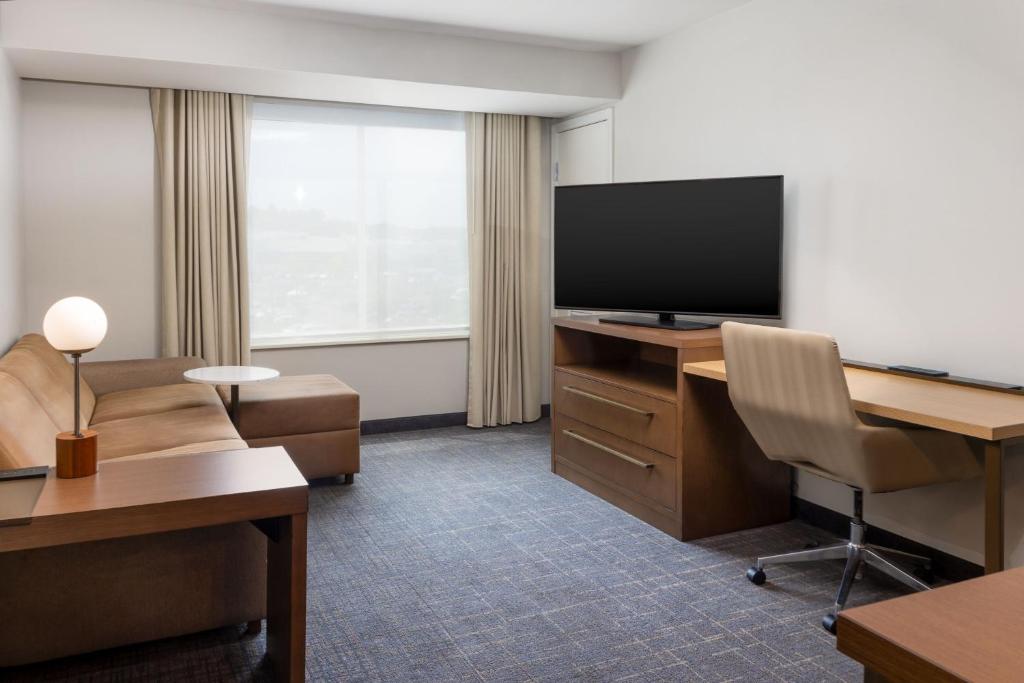 TV a/nebo společenská místnost v ubytování Residence Inn Upper Marlboro Joint Base Andrews