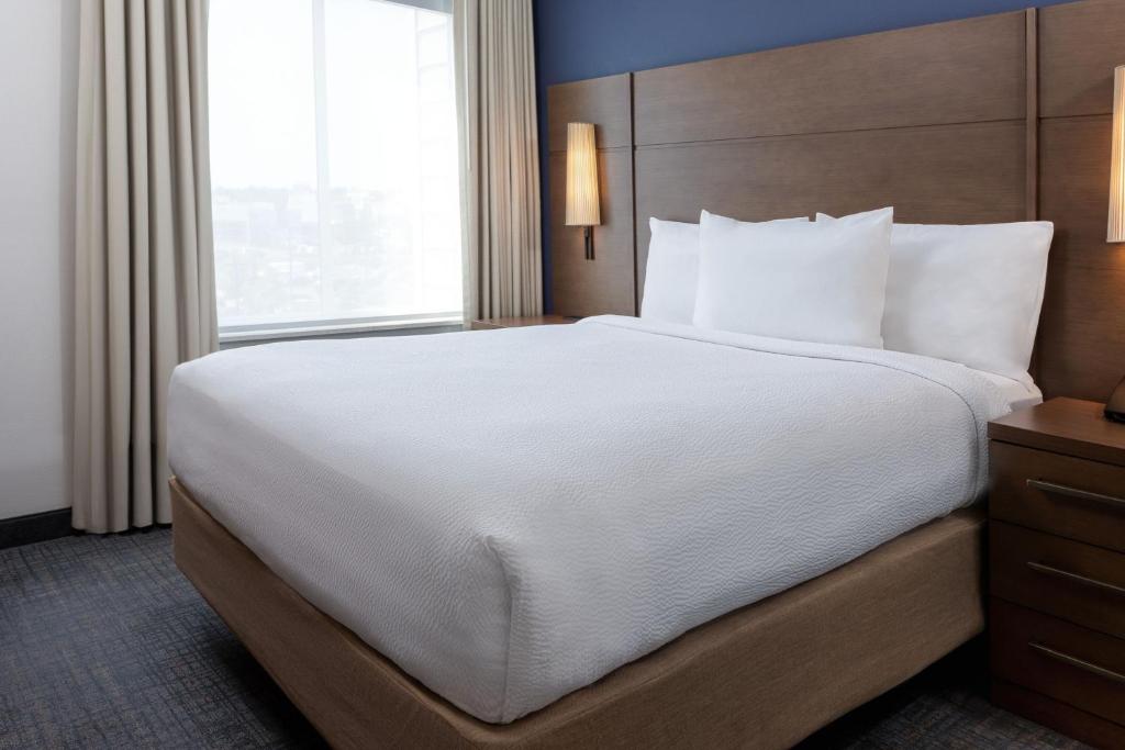 Postel nebo postele na pokoji v ubytování Residence Inn Upper Marlboro Joint Base Andrews