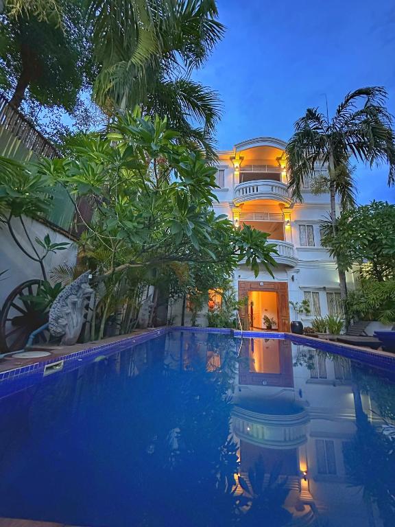 Bazén v ubytování Villa Um Theara, Siem Reap nebo v jeho okolí