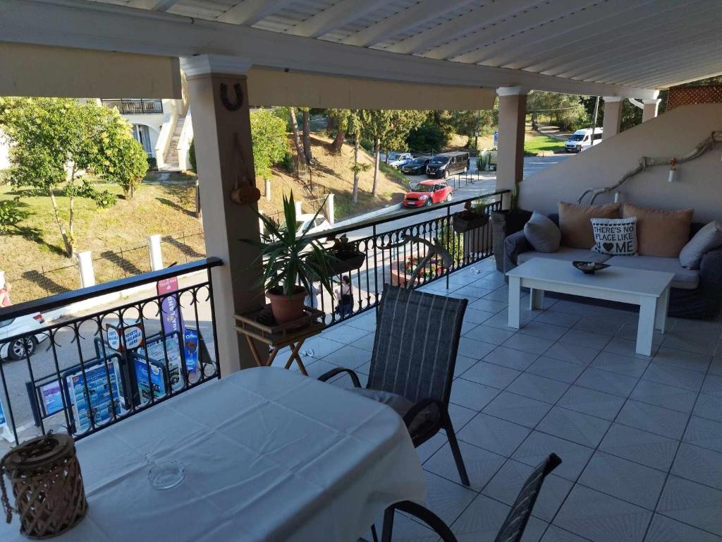 Balkón nebo terasa v ubytování Asprokavos beach apartment and studio
