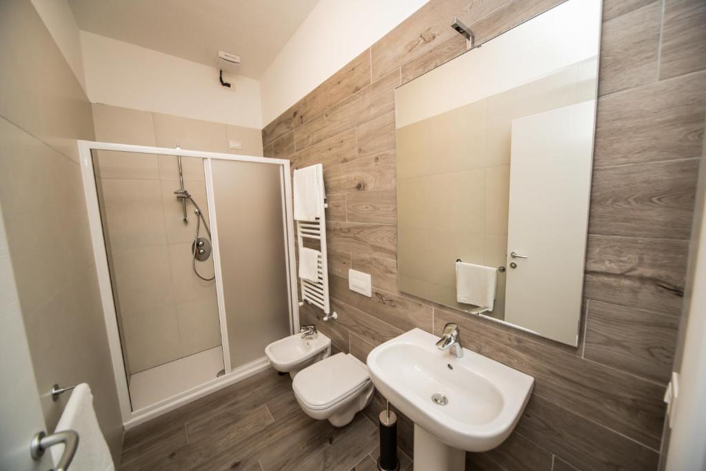 Koupelna v ubytování B&B Corte sul Naviglio CIN I T 0 1 5 0 7 0 C 1 3 X U I L Q C V