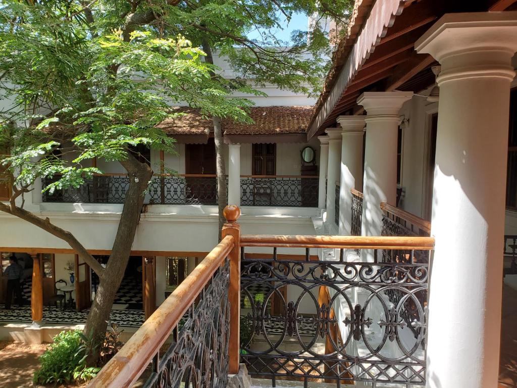 Balkón nebo terasa v ubytování Kariappa House