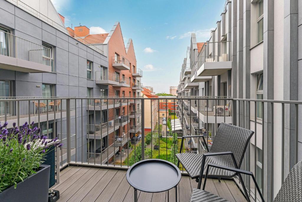 Balkón alebo terasa v ubytovaní Grano Residence - Pool, Sauna, SPA & Parking by Downtown Apartments