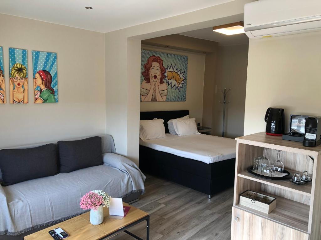 Connect Studios & Apartments - Double Double Double Room