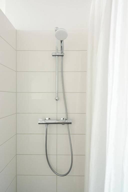 Koupelna v ubytování Beautiful 3 Bedroom Apartment Near Shopping & Metro