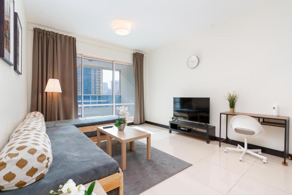 White Sage - Gorgeous Apartment in JLT Near the Metro Station
