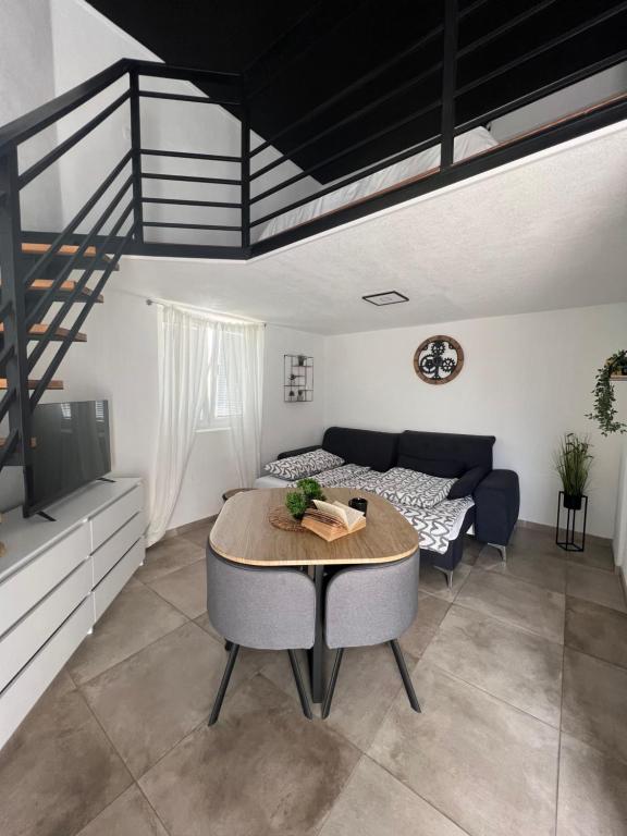 Posezení v ubytování Studio Apartman ''IN''