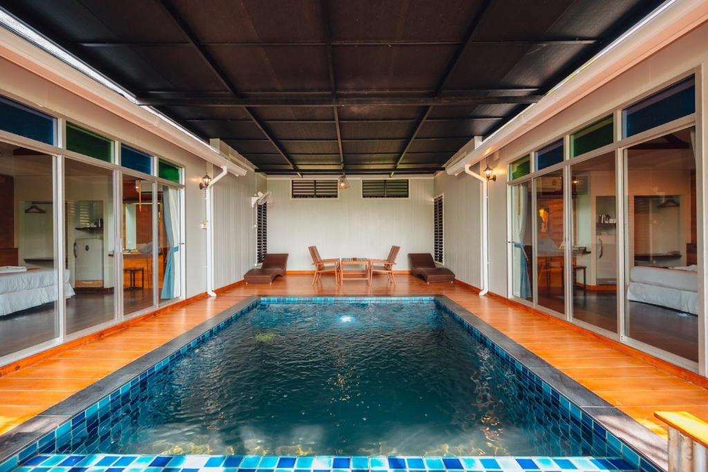 Der Swimmingpool an oder in der Nähe von IP Plus Pool Villa Pattaya