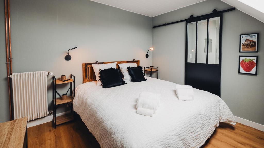 Postel nebo postele na pokoji v ubytování AU COIN DE PARADIS - Suite samérienne