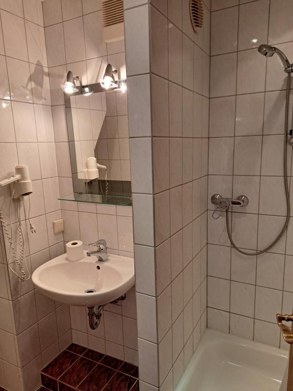 Hotel Löwen - Housity