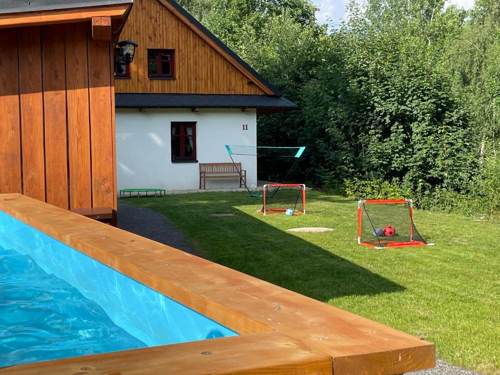 Bazén v ubytování Chata GOLDENBACH nebo v jeho okolí